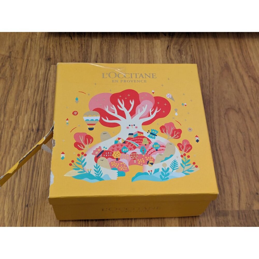 LOccitane En Provence Gift Set: 6 Pieces - Picture 3 of 10
